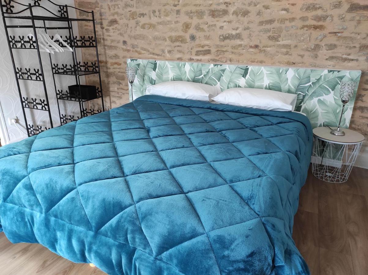 Appartement Oingt - Les Meubles Des Pierres Dorees Theize Buitenkant foto